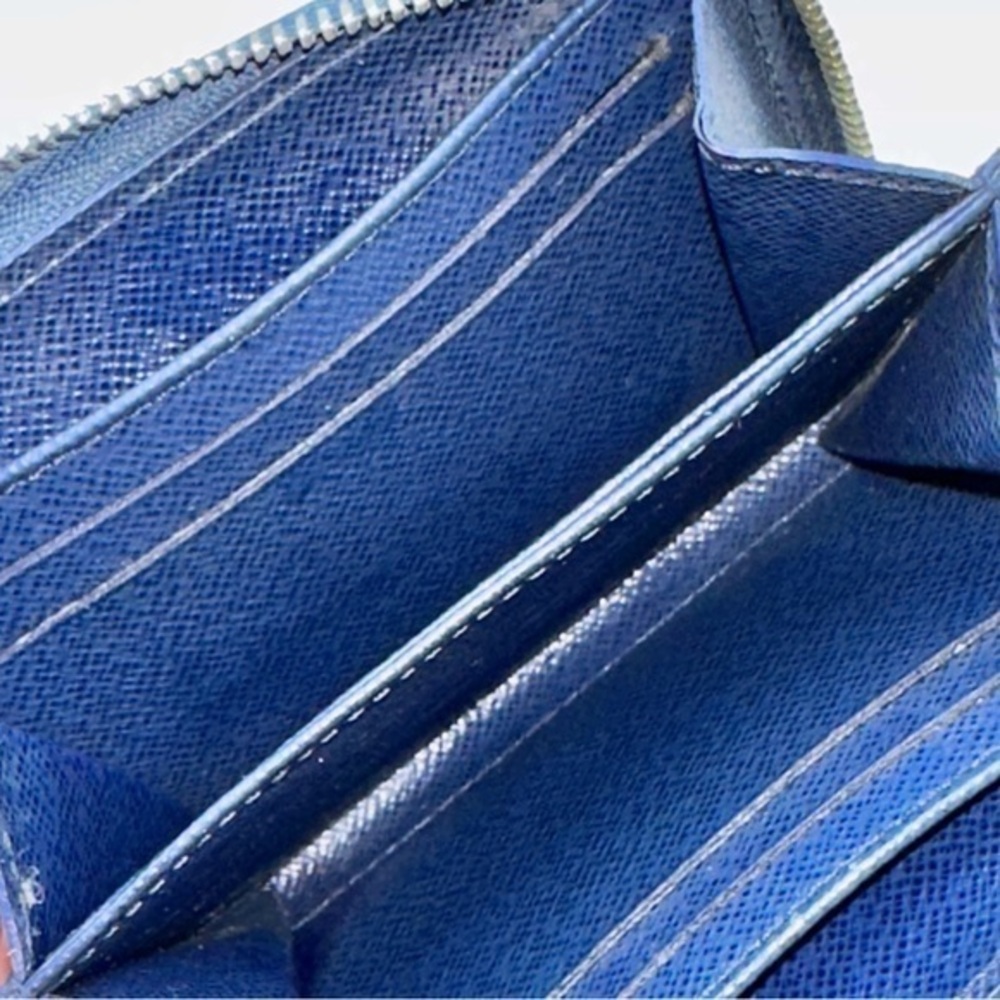 AUTHENTIC Louis Vuitton wallet. Preowned. Color: Navy blue. - Picture 8 of 12